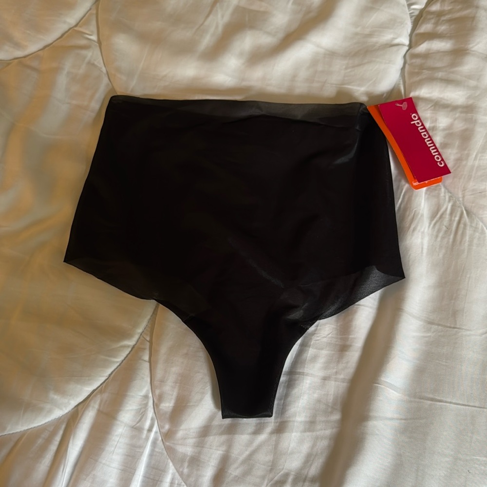 Commando featherlight control thong